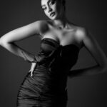 Sunerah Binte Kamal Instagram - ‘That little black dress’ is always a good idea! 🖤 Clicked by @rafclick Styling and fashion direction : @mahmudulhasan_mukul