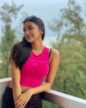 Sunerah Binte Kamal Instagram - I have no energy for hate.
I either love you, wish you well or hope you heal. 🌸

📸 @sarahalamanya