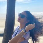 Sunerah Binte Kamal Instagram - Beach hair, don’t care. @sarahalamanya takes good candids