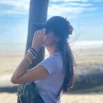 Sunerah Binte Kamal Instagram - Beach hair, don’t care. @sarahalamanya takes good candids