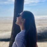 Sunerah Binte Kamal Instagram - Beach hair, don’t care. @sarahalamanya takes good candids