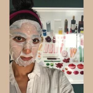 Sunita Mani Instagram - Spooky alert! Images of ghosts depicted!

Here’s the thing, I play the Ghost of Christmas Past in Spirited, but I’ve BEEN a Ghost of Christmas Past in my past life on GLOW (r.i.p) They say you are meant for the parts you get, and I’m meant to play dead 🫴🏽Resurrecting images of me as ghost and also @darrion_g clutching snow™️ on Spirited set ready to throw™️