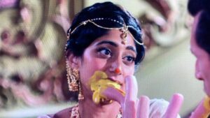 Sunita Mani Instagram - Still gushing with pride (mustard) and joy (ketchup) over @everythingeverywheremovie exploding definitions over and over and over. Dan and Daniel have given me some of the greatest (freakiest, fun, unexpected) roles of my life. Indelible, true collaborators to me, to each other, and to so many. As you wrote, “Life can be so delicious.” Our collabs have fed me soul. Thank you for having me (for seeing me, knowing me) in your lives and for being in mine xo LOVE YEW HOLY SHIT CONGRATULATIONS

Vid courtesy of @wongspelledwang