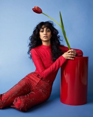Sunita Mani Instagram - THANK YOU SO MUCH BUST MAG for featuring me in your Spring ‘23 issue. ILY! Incredible time in the studio with these artists 🪺
Photographed by Nadya Wasylko
Styled by Marisa Ellison
M/U by Theo Kogan
Hair by Amy Farid
Set Design by Lisa Lee
Creative Director Laurie Henzel
Shot in @shiostudio