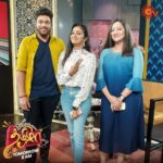 Sunitha Srinivasan Instagram - “சந்திரலேகா” தொடரிலிருந்து “நடிகை சுனிதா” பங்குபெறும் வணக்கம் தமிழா, நாளை காலை 8 மணிக்கு. #VanakkamTamizha #VanakkamTamizhaOnSunTV #SunTV @sunitha_official @rjbooshitha @vj_nikki_