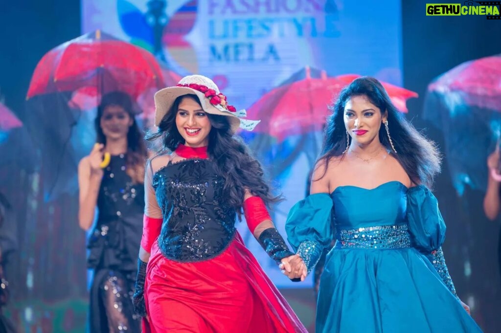 Sunmeera Nagesh Instagram - Glad to walk for a cause, Supporting all empowering women entrepreneurs and Handlooms of Odisha.✨ @inwecin Wearing:@selina_doson_official Makeup:@indulgethesalon Picture Credit: @asutoshphotomagicofficial