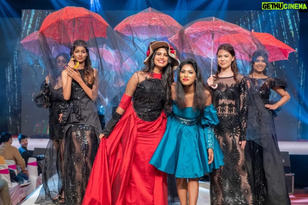 Sunmeera Nagesh Instagram - Glad to walk for a cause, Supporting all empowering women entrepreneurs and Handlooms of Odisha.✨ @inwecin Wearing:@selina_doson_official Makeup:@indulgethesalon Picture Credit: @asutoshphotomagicofficial