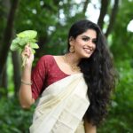 Sunmeera Nagesh Instagram - ☀️ #DurgaPuja2022 . . Credits: @makeupbysunilsaha @elegant_photo_graphy