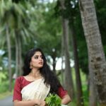 Sunmeera Nagesh Instagram - ☀️ #DurgaPuja2022 . . Credits: @makeupbysunilsaha @elegant_photo_graphy