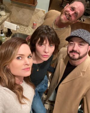 Sunny Mabrey Instagram - 𝒢𝑜𝑜𝒹 𝓉𝒾𝓂𝑒𝓈 𝓌𝒾𝓉𝒽 𝓉𝒽𝑒 𝒷𝑒𝓈𝓉 𝑜𝒻 𝒻𝓇𝒾𝑒𝓃𝒹𝓈 ♦️🖤♦️ LG’s visit really filled up my love tank ew what am I saying #butseriously #neededthat #perfectstorm #arehashtagsstillathing