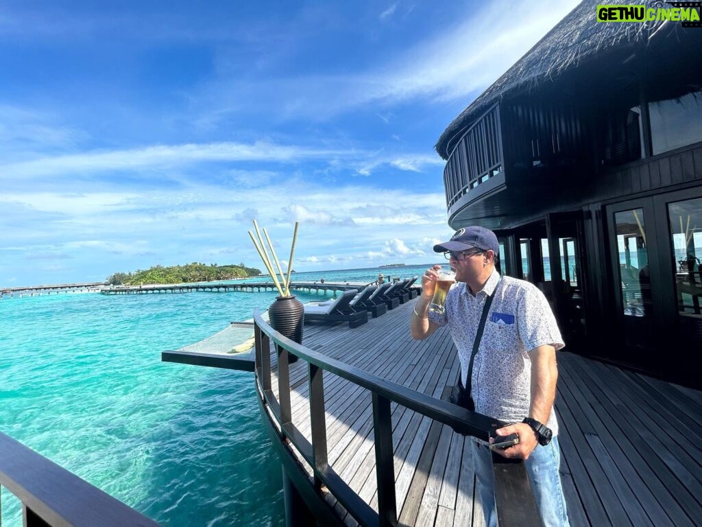 Supriya Pilgaonkar Instagram - Beautiful time in Maldives at @coco_resorts . 🏝️Thank you for getting us here Shriya and @pickyourtrail 💙Lovely hospitality and crystal clear water . Absolute peace🌊