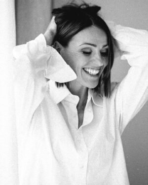 Suranne Jones Instagram - Monday Vibes! Let’s go…
🌎
📷 @stubaileyphoto