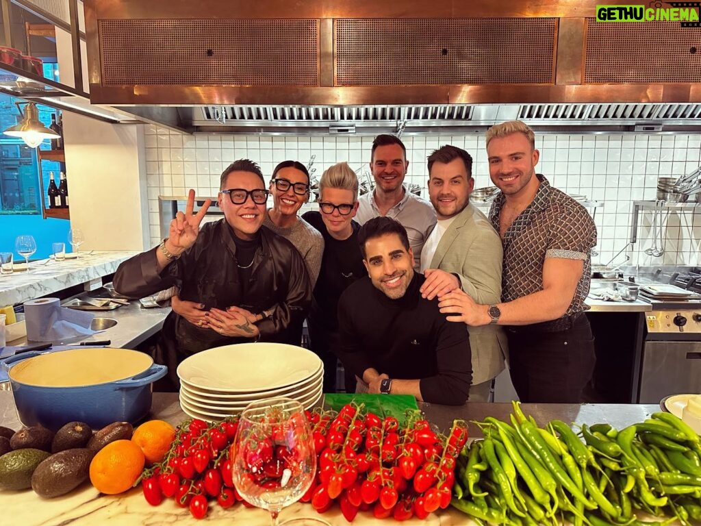 Suranne Jones Instagram - Beautiful charity luncheon hosted by @drranj and @lilienblumlondon for @stonewalluk The desserts were so good!! .. everything was delicious.. company very funny 🙏🙏🙏🙏