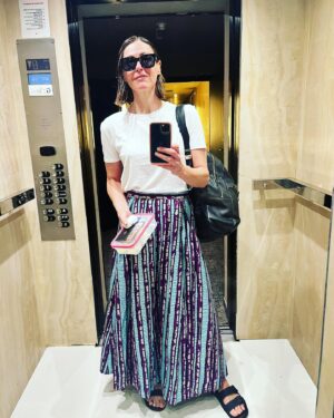 Suranne Jones Instagram - Ok! Let’s go get Monday! #havetupperwarelifeisgood 🎬