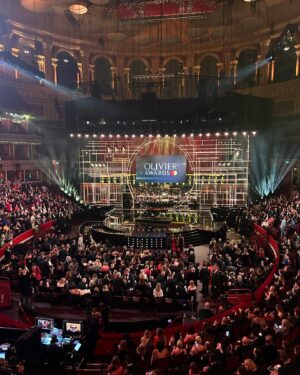 Susan Wokoma Instagram - ‘the tickets are bloodclart expensive!!!’ - speech of the night goes to @astrominx 😂😂😂

Baby’s first Oliviers, done! 
I’ll always be your last minute plus one @stephdittmer !! 💓