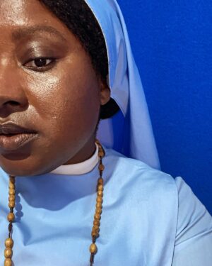Susan Wokoma Instagram - Praise Be 🙏🏿 Here’s some chaotic BTS from #TheBeautifulGame, now streaming on @Netflix. 

We shot this during the hottest Roman summer on record THREE YEARS AGO 🥵 and it was Pure Mischief! 🤭
For a lot of us, it was our first job out of the UK post lockdown and looking back, I genuinely believe that I learned how to socialise again in that Roma heat 🥹

Lots of footie, too many mosquito bites, copious layers of nun costume, bit of street-karaoke, sooooo much pasta and lemoncello, a fair few Afrobeat club nights, some unexpected new friends (on and off set) and a ridiculous amount of laughter (see slide 2 🤭)

Hope you enjoy what we made! Xxx

🇮🇹 

#thebeautifulgame
#netflix #michealward #billnighy #kityoung #thehomelessworldcup #rome #roma #italy #football
