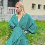 Susan Sideropoulos Instagram - „Dein Star - Dein Date“ Heute - 16.30 Uhr - @sat.1 Und Online auch schon bei @joyn.de 💚💚💚 Hatten eine mega witzige Zeit gemeinsam, verrückte Dreharbeiten, coole Locations, tolles Team, super Wetter, Woche für Woche das schönste MakeUp @herr.pascal 💫 #HappySunday #TeamHerz @marijkeamado @janinekunzeofficial #ThomasHermanns @sarah.bora.official @ekofreezy @actorsconnectionagency #unbezahltewerbung #wegenmarkierung