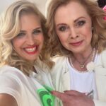 Susan Sideropoulos Instagram - „Dein Star - Dein Date“ Heute - 16.30 Uhr - @sat.1 Und Online auch schon bei @joyn.de 💚💚💚 Hatten eine mega witzige Zeit gemeinsam, verrückte Dreharbeiten, coole Locations, tolles Team, super Wetter, Woche für Woche das schönste MakeUp @herr.pascal 💫 #HappySunday #TeamHerz @marijkeamado @janinekunzeofficial #ThomasHermanns @sarah.bora.official @ekofreezy @actorsconnectionagency #unbezahltewerbung #wegenmarkierung