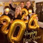 Susan Sideropoulos Instagram - Happy 2024 🌟🌟🌟 💫Neue Magie 💫Neue Gedanken 💫Neue Gelegenheiten 💫Neue Abenteuer 💫Neue Glücksmomente 💫Neue Hoffnungen 💫Neue Wege 💫Neue Chancen 💫Ein neuer Anfang 💛