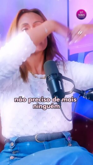 Susana Dias Ramos Instagram - Não somos ilhas isoladas! 
Não somos seres feitos para viver na solidão! 
Não temos dentro de nós TUDO! Que M’Inerva esta ideia de que uma rede de apoio não é a coisa mais importante do Mundo! É 🌍
Ninguém é feliz sozinho!