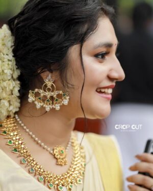 Susmitha Prabhakaran Instagram - Inframe : @susmitha.prabhakaran

Dop : @shaha_khan_photography 

Saree draping: @weldon_collections

Makeup & styling : @makeover_by_givin
@_meethu__off_icial