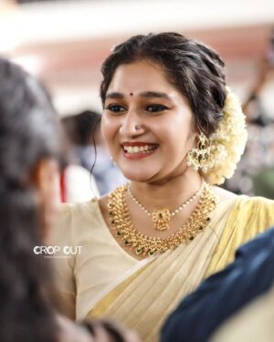 Susmitha Prabhakaran Instagram - Inframe : @susmitha.prabhakaran

Dop : @shaha_khan_photography 

Saree draping: @weldon_collections

Makeup & styling : @makeover_by_givin
@_meethu__off_icial