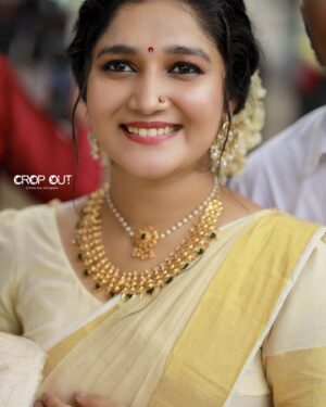 Susmitha Prabhakaran Instagram - Inframe : @susmitha.prabhakaran

Dop : @shaha_khan_photography 

Saree draping: @weldon_collections

Makeup & styling : @makeover_by_givin
@_meethu__off_icial