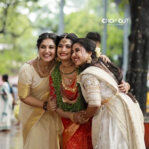Susmitha Prabhakaran Instagram - ❤️😘
. 
. 
. 
📸 @shaha_khan_photography
.
.
.
.
. 
#guruvayoorambalanadayil
#cuzins #friends #love #photography
#friendsforever