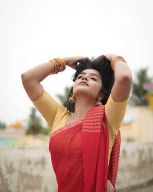 Suveta Shrimpton Instagram - Living 🥀
.
.
.
#photoshoot #sareelove #instagood #instadaily #photooftheday #trending #suvetashrimpton #suvetashrimpton❤️❤️❤️