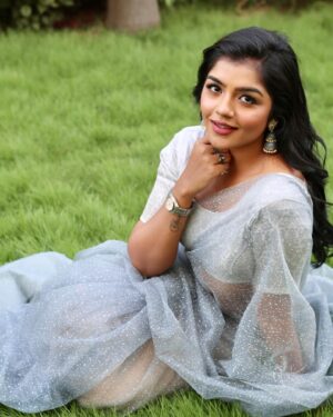 Suveta Shrimpton Instagram - Own your magic 🪄 
📷 @doodle_phootography 
Hairdo @sha_cin_makeover 
.
.
.
#photoshoot #sareelove #instagood #instadaily #photooftheday #trending #suvetashrimpton #suvetashrimpton❤️❤️❤️