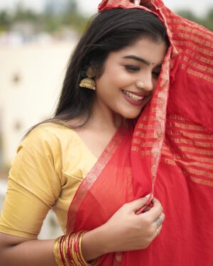 Suveta Shrimpton Instagram - Making waves wherever I go 🌊🤗
.
.
.
.
.
.
#photoshoot #sareelove #instagood #instadaily #photooftheday #trending #suvetashrimpton #suvetashrimpton❤️❤️❤️