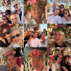 Suzan Kardeş Instagram - Yine buluşsak ta yine çiçeklensek dostlar🥰💐🍀🧿 yazın da bu güzelliği var işte🥰hepinize selam olsun ömrünüz güzel olsun🤲🍀🧿🥰💐🌸🌺💃 haydi herkes işbaşına bakiiiim🎬☎️🎭 @demetakbag @emelmuftuoglu @yoncaevcimik @edatokcan @oktaykaynarca @gumuslukmelengec #muğla #bodrum #gümüşlük #günbatımı #restaurant