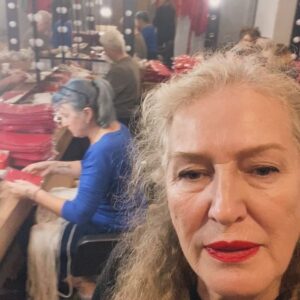 Suzan Kardeş Instagram - Biz hıdırelleze tam gaz devaamm💐 benim kızlarla sizin hediyeleri hazırlıyoruz  5 MAYIS önemli gün💐🧿🍀💋dost dediğin lazım olunca gelir 💃🎋🌱🌾🌿☘️🌴🍀🥰 (heybelerimizi ancak konsere gelenlere verebiliyoruz bilete dahil bir hediye. içinde alanda kullanacağınız herşey dahil. Biletinizi alın elinizi kolunuzu sallayarak çok EĞLENİN dostlar)  @kibariyem @lifkadesign @melekdemi @razakiletisimenajerlik @bkmonline @suzaninhidirellezfestivali @maximumuniq @unescoturkiye @un_turkiye @unitednationsturkey @unesco  BİLETLER  @biletix @passo @bubilet @biletino @bileti#bereket #sağlık #aşk #mutluluk #güzellik #hıdırellez #arkadaş #dost #aile #istanbul #ankara #türkiye