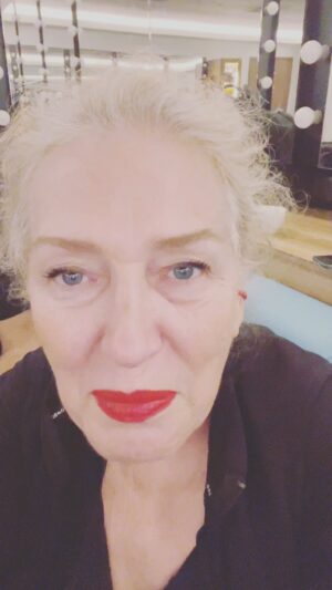 Suzan Kardeş Instagram - Dostlarla güzelleşen HIDIRELLEZ (4)🥰🧿 HÜCRELER oyunu sebebiyle herkesin işi var gelebilen bizimle beraber olacak💃  @engingunaydn @sinasiyurtsever #gökçengökçebağ @hucreleroyun @bkmonline @suzaninhidirellezfestivali @maximumuniq @unescoturkiye @un_turkiye #tiyatro #bahar #kutlama #bereket #sağlık #mutluluk #aşk  #music #performance #dance #gece #eğlence