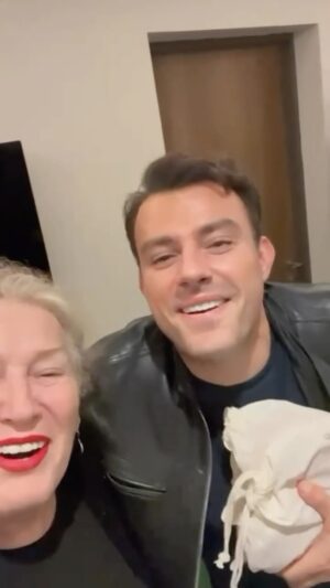 Suzan Kardeş Instagram - Dostlarımla HIDIRELLEZ (10) SALİH BADEMCİ @bademcisalih SALİH’ciğim tatlıııım hep mutlu olasın yüzün hep gülsün, sağlıkla, bereketle inşallah🥰🤲🧿 @suzaninhidirellezfestivali @maximumuniq @bkmonline @unescoturkiye @unesco @unitednationsturkey @un_turkiye #hıdırellez #bahar #bolluk #bereket #sağlık #mutluluk #aşk #huzur #music #performance #dance #eğlence #gece #aydınlıkevler #türkiye #makedonia #istanbul