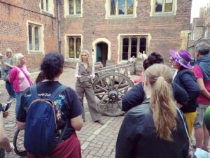 Suzannah Lipscomb Instagram - Cracking day in the sunshine with this lovely group of people yesterday, touring the Tudor palace at Hampton Court. 

Can’t wait to see who’s coming on the tour in September! (Book with @andantetravels.)