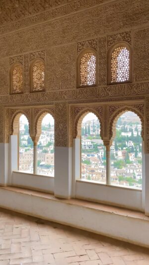 Suzannah Lipscomb Instagram - The Alhambra is breathtakingly beautiful: its endlessly repeating stucco arabesques - stretching out as if infinite in mathematically complex, intricate patterns - a balm to the soul. 

The singer is Catherine Bott. Her album Convivencia recreates music from medieval Andalusia.