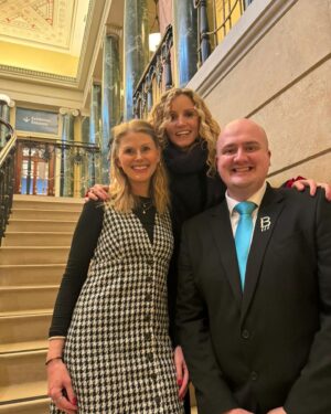Suzannah Lipscomb Instagram - Visiting Buckingham Palace to see these lovely faces… 

…and stumbled across two others: @drowenemmerson @historian_nicola 

And not just on any day. Today of all days, how joyous it was to run into @drowenemmerson: happy birthday, Owen! And happy publication day, Nicola!