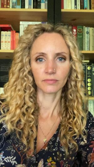 Suzannah Lipscomb Instagram - How do we solve the problem that 50% of those who have ever lived feature far less in the historical records than the other half? Is there any way to restore women to history? What techniques can we use and, if we do, what might we find out?

In this four-week course - four filmed lectures, four live sessions, and a reading list - I’ll be exploring these questions.

See the video for details of where to go for more information.
