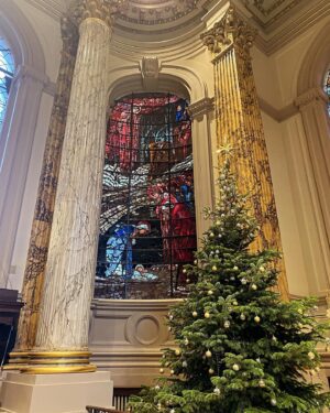 Suzannah Lipscomb Instagram - These stained-glass windows by the Pre-Raphaelite Edward Burne-Jones are glorious. 

Installed in Birmingham Cathedral, St Philip’s, in the late 19th century, they show the Ascension (1885), the Nativity (1887), the Crucifixion (1887) and the Last Judgement (1897). 

Dwell on that last one. It was finished by Burne-Jones in the year of his death. It shows St Peter with chains in his hands, having unlocked the doors of heaven, a wonderful rainbow rising behind the wings of the archangel Michael, and people, rising from their tombs, and being offered a choice whether to follow the risen, scarred Jesus. 

The colours are bright and look at the detail of the crown. These exquisite windows are considered some of the finest examples of Burne-Jones’ work.

Also: the bit in the first picture just above the men’s heads that is made up of mosaic pieces: it’s normally and will again soon be hidden from view, so enjoy this exclusive glimpse.