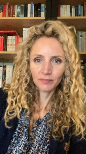 Suzannah Lipscomb Instagram - How can we tell the stories of historic women - women who were accused of witchcraft, survivors of sexual assault, and those who were enslaved?

My course with HistFest dives deep into the evidence we have and how we can use it to tell the lives of women hidden in history’s dominant narrative. 

Starts October 2nd. Sign up now.