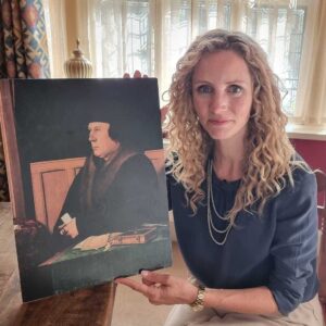 Suzannah Lipscomb Instagram - Hot off the press!

To learn all about the discovery of Cromwell’s Book of Hours by @hever_castle’s curators Alison Palmer, @drowenemmerson and @kateemccaffreyhistorian, watch my brand new documentary — exclusively on @HistoryHit. 

Only @historyhit can turn a documentary around in a week!

Also features cameos from @drjoannepaul, @sarah.gristwood, @tracy.borman , @estelleprnq and @linda.porter7 

And here are the crack team behind the camera: @bill.locke.58 and @owainpennington 

Go to HistoryHit dot com to view it (free trial or 50% off your first three months with the code word TUDORS).