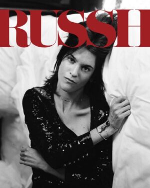 Suzanne Lindon Instagram - Out in Australia @russhmagazine ♥️ merci pour cette conversation sur le travail, les rencontres et l’émotion d’écrire avec mon idole. 

Photos by my @hellmannsam with my @celine family
Words by @thisisjessblanch - thank you <3