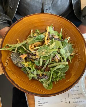 Suzanne Paul Instagram - Delicious lunch at our favourite restaurant @thefatoysterorewa