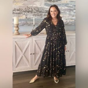 Suzanne Paul Instagram - All ready for visitors 🥂