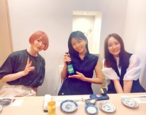 Suzuko Mimori Instagram - #ゆゆゆ の勇者部メンバーが久々に集合して、壮行会をしてくれました🥲✨
たまたま渡米発表直前にゆーみんにスタジオで会って、アメリカ行くんだーって報告したら、すぐみんなに声かけてくれたの！さすが部長！
そして忙しい中集まってくれたみんなにも感謝です💕
ありがとう😭
#結城友奈は勇者である #三森すずこ #mimorin #役の名前も美森