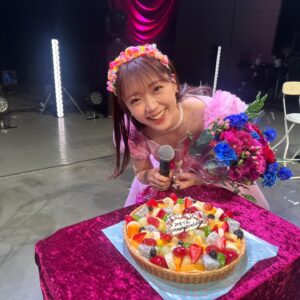 Suzuko Mimori Instagram - みもパ！10周年スペシャル💕　

2年ぶりのみもパ！しかも今年は10周年スペシャルということで、ライブパート長め✨
久しぶりに会えたミモリアンのみんな、ゲストのみんなに10周年と誕生日をWでお祝いしてもらって、心ゆるゆる涙腺ゆるゆるの幸せ時間でした💕
ありがとうございました！
#三森すずこ #みもりん10周年
 #mimorisuzuko #mimorin #誕生日は6月28日 #ミルキィホームズ #レヴュースタァライト  #好きなことして生きていく