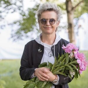 Svetlana Surganova Instagram - Как и обещали, делимся репортажем с фестиваля «Окна открой»😊

Встречи с друзьями, настройка и феерическое выступление в объективе Натальи Калиниченко @natali.kalinichenko_fotomagic 
 
#светланасурганова
#сургановаиоркестр