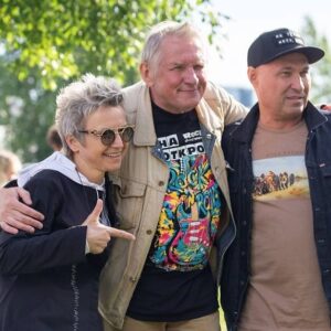 Svetlana Surganova Instagram - Как и обещали, делимся репортажем с фестиваля «Окна открой»😊

Встречи с друзьями, настройка и феерическое выступление в объективе Натальи Калиниченко @natali.kalinichenko_fotomagic 
 
#светланасурганова
#сургановаиоркестр