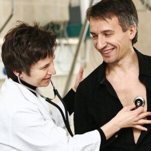 Svetlana Surganova Instagram - — А ты никогда не скучаешь по своему медицинскому образованию?
— Оно со мной рядом каждый день, я — доктор одного пациента, вон она ходит у меня, моя мамуля.

(из интервью Светланы Сургановой)

Думаем, что в каждой семье есть человек, к которому все относятся с трепетом и уважением, медик. Если вы сами такой человек, снимаем шляпу!

Сегодня День медицинского работника. Дорогие врачи, медсестры, фельдшеры, санитары — все, кто посвящает свою жизнь спасению и помощи людям, в этот день мы хотим выразить вам огромную благодарность за ваш труд, за вашу самоотдачу и приверженность собственному делу. Быть врачом — это призвание, с которым не каждый способен справиться. 

Для команды «Сургановой и Оркестра» этот праздник особенно важен. Светлана и Валерий по образованию медицинские работники, бабушка Светланы — врач. Светлана не понаслышке знает, какой это сложный и важный труд. 

Мы все знаем, как сложна работа тех, кто каждый день сталкивается с чужими болью и страданием, но не сдается и продолжает следовать своей миссии — дарить людям жизни и надежду.

Пусть сегодня в ваших сердцах звучит наша музыка и напоминает о том, что ваша работа не проходит незамеченной. 

Спасибо вам за то, что вы есть! ❤️

С Днем медицинского работника!